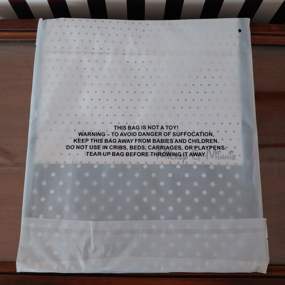 LAST ONE ❤ Mickey and Minnie Messanger Bag - Picture 8 of 8